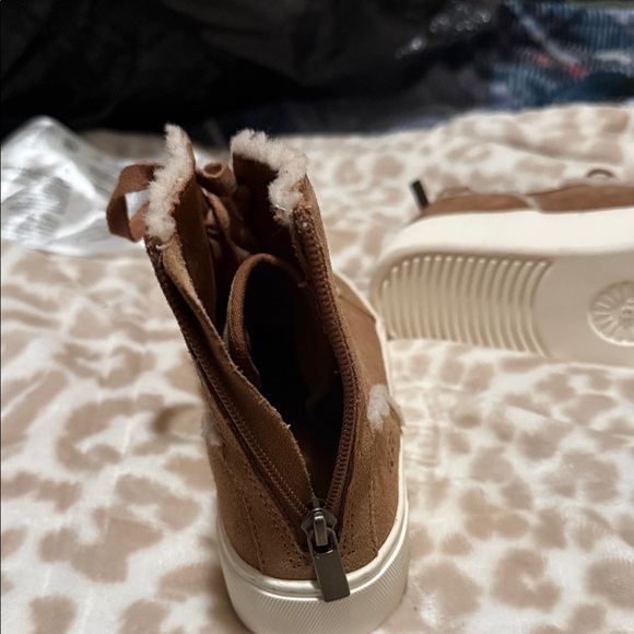 UGG Women's Tan High-Top Sneakers - Picture 5 of 6
